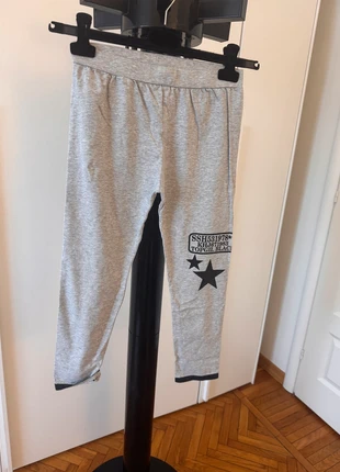 Leggings capri grigi con stelle – Taglia XS/S, condizioni: Ottime, taglia: S / IT 40 / EU 36, €7.00, €8.05 include la Protezione acquisti