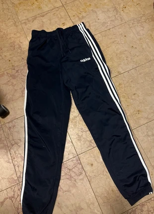 Jogging adidas bleu - Taille M, marque: adidas, état: Très bon état, taille: M, 9,99 €, 11,19 € Protection acheteurs incluse