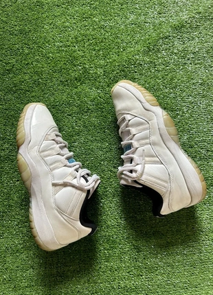 Jordan 11 white black legend blue taille 43 en tres bon état, marque: Jordan, état: Très bon état, taille: 43, 75,00 €, 79,45 € Protection acheteurs (Pro) incluse