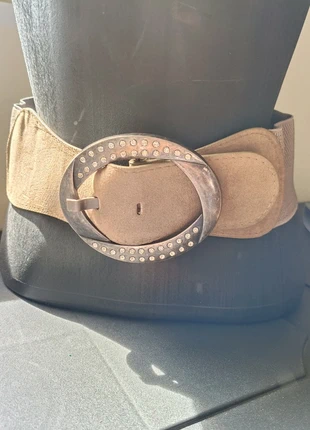 Large ceinture extensible boucle strass, zustand: Sehr gut, größe: Größenverstellbar, 6,00 €, 7,00 € inklusive Vinted-Käuferschutz