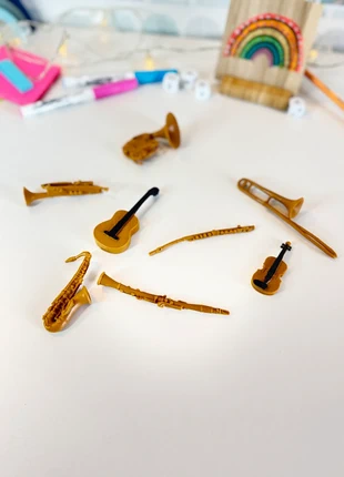 8 figurines Instruments de musique Safari, merk: Montessori, staat: Heel goed, maat: 4 jaar / 104 cm, € 10,00, € 11,20 inclusief Kopersbescherming Pro