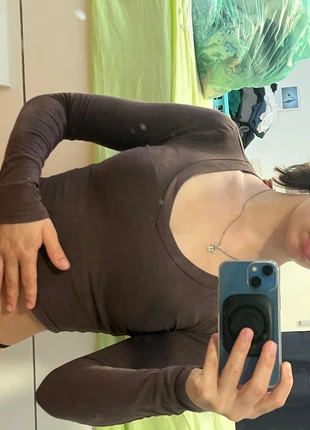 Enges Langarmshirt mit Ausschnitt, merk: Shein, staat: Heel goed, maat: XXS / 32 / 4, € 1,50, € 2,28 inclusief Kopersbescherming