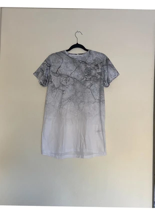 T-shirt blanc et gris, marke: Primark, zustand: Sehr gut, größe: 14 Jahre / 164, 2,00 €, 2,80 € inklusive Vinted-Käuferschutz