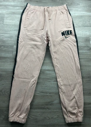 Jogging Nike rétro logo brodé blanc rosé en coton taille M, brand: Nike, condition: Very good, size: M, €25.00, €26.95 includes Buyer Protection