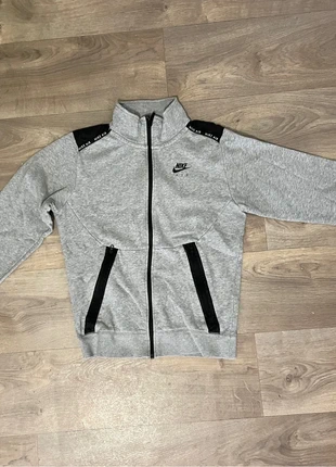 Pull gris nike taille S, brand: Nike, condizioni: Ottime, taglia: S, €20.00, €21.70 include la Protezione acquisti