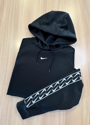 Sweat à capuche Nike – Couleur noir - Logo brodé blanc – taille S, marke: Nike, zustand: Sehr gut, größe: S / 36 / 8, 19,90 €, 21,60 € beinhaltet Vinted-Käuferschutz Pro