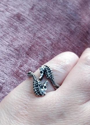 Seahorse ring, brand: Ravens Daughter, condition: New without tags, size: Adjustable, £8.00, £9.10 includes Buyer Protection