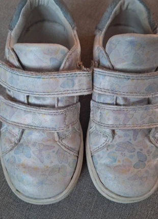 White butterfly runners, brand: Primigi, condition: Satisfactory, size: 24, €3.00, €3.85 includes Buyer Protection