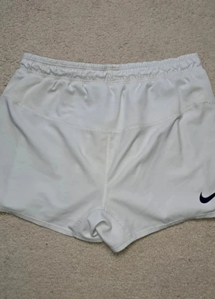Short Nike Blanc XL Femme Vintage Retro Old Money Y2k, brand: Nike, condition: Very good, size: XL / 42 / 14, €15.00, €16.45 includes Buyer Protection Pro