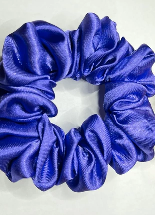 Chouchou élastique scrunchie en satin, marca: Boutique Parisienne, estado: Muy bueno, 3,00 €, 3,85 € Protección al comprador Pro incluida