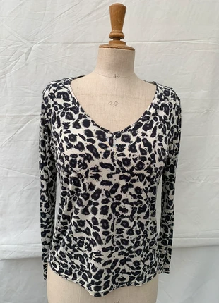 Blouse Gérard Darel motif léopard blanc et noir, merk: Gerard Darel, staat: Nieuw zonder prijskaartje, maat: S / 36 / 8, € 40,00, € 42,70 inclusief Kopersbescherming