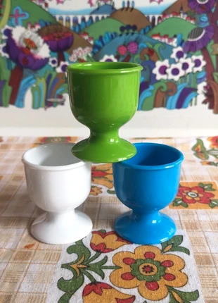 Lot de 3 coquetiers en plastique vintage, merk: Vintage, staat: Heel goed, maat: Universeel, € 6,00, € 7,00 inclusief Kopersbescherming