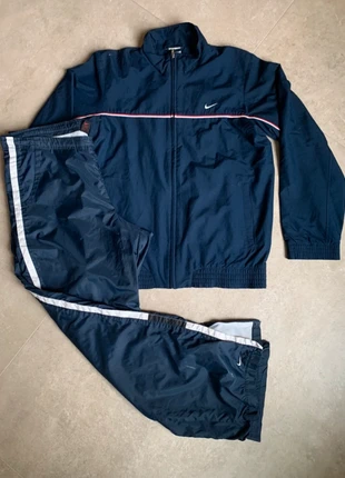 tuta Nike vintage taglia M/L, marke: Nike, zustand: Sehr gut, größe: M, 67,99 €, 72,09 € inklusive Vinted-Käuferschutz