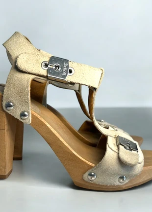 Scholl houten sandalen met hak – beige suède – maat 39 – Made in Italy, marque: Scholl, état: Très bon état, taille: 39, 46,00 €, 49,00 € Protection acheteurs incluse