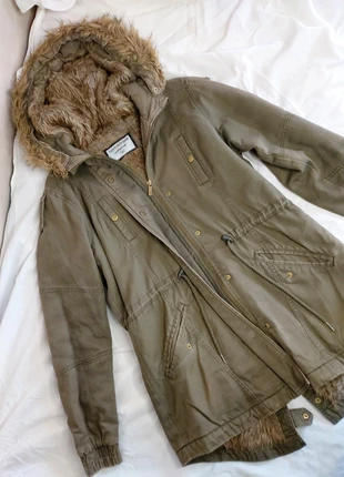 giubbotto cappotto parka, merk: Terranova, staat: Heel goed, maat: M / 38 / 10, € 5,00, € 5,95 inclusief Kopersbescherming