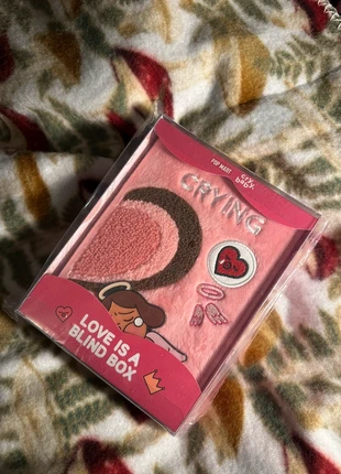 popmart crybaby crying for love is a blindbox notebook plush magnet, marque: POPMART, état: Neuf avec étiquette, 25,00 €, 26,95 € Protection acheteurs incluse