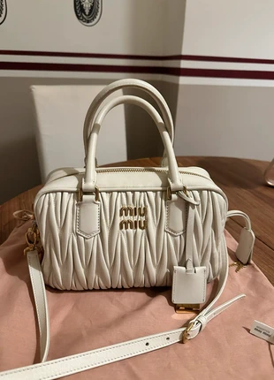 Borsa Arcadie di Miu Miu, marke: Miu Miu, zustand: Sehr gut, 1 950,00 €, 2 048,20 € inklusive Vinted-Käuferschutz