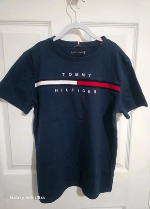 Tommy Hilfiger Navy Logo T-Shirt (Kids'/Youth Size 14), brand: Tommy Hilfiger, condition: Very good, size: 14 years / 164 cm, £5.00, £5.70 includes Buyer Protection