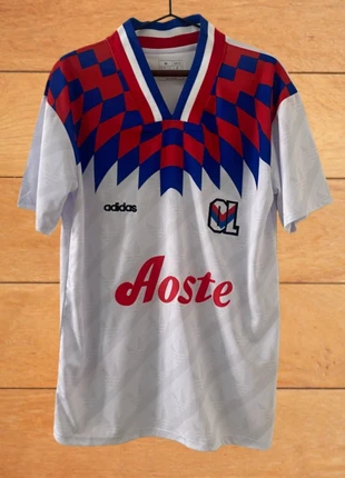 Maillot de Lyon Homme, marque: Olympique Lyonnais, état: Très bon état, taille: M, 38,00 €, 40,60 € Protection acheteurs incluse