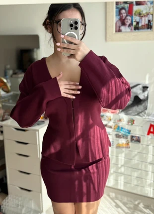 Boutique indépendante - Ensemble Tailleur Bordeaux - Taille M, marke: Boutique indépendante, zustand: Neu, größe: M / 38 / 10, 12,99 €, 14,34 € inklusive Vinted-Käuferschutz