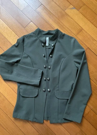 Blazer Giacchino donna stile militare chic, brand: Donna, condizioni: Nuovo senza cartellino, taglia: M / IT 42 / EU 38, €15.90, €17.40 include la Protezione acquisti