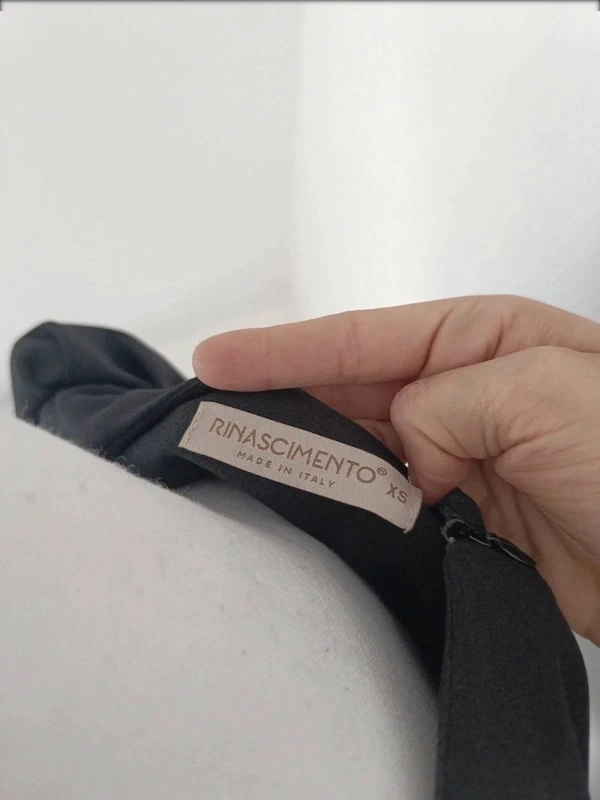Robe noire Rinascimento – XS – Made in Italy - photo numéro 4