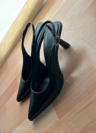 Escarpins noirs vernis Bershka – élégants et intemporels, marque: Bershka, état: Neuf sans étiquette, taille: 38, 30,00 €, 32,20 € Protection acheteurs incluse