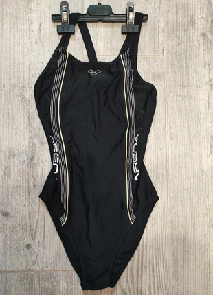 Maillot de bain Arena 16 ans, marke: Arena, zustand: Sehr gut, größe: XS / 34 / 6, 9,00 €, 10,15 € inklusive Vinted-Käuferschutz