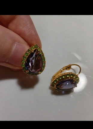 Boucle d’oreille argent dorè, pierre zircon violette et vert élégantes style vintage, très lumineux, brand: Agatha, condizioni: Nuovo senza cartellino, €15.50, €16.98 include la Protezione acquisti