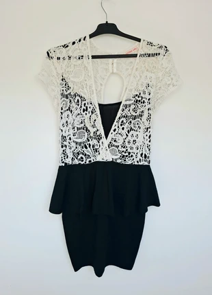 Robe noire à volants dentelle blanche avec perles sexy Victoria Karl taille L 40, marke: Victoria & Karl, zustand: Sehr gut, größe: L / 40 / 12, 7,00 €, 8,05 € inklusive Vinted-Käuferschutz