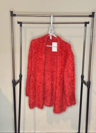 Cardigan rosso con pelliccia e maniche corte S, marque: LOOK, état: Neuf avec étiquette, taille: S / 36 / 8, 12,00 €, 13,30 € Protection acheteurs incluse