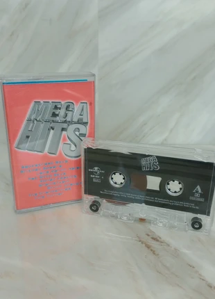 Musicassetta Compilation 🎶 Mega Hits 2000 🎶 Universal (2000), état: Très bon état, 5,00 €, 5,95 € Protection acheteurs incluse