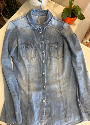 Camisa vaquera denim. Manga larga, merk: Stradivarius, staat: Heel goed, maat: M / 38 / 10, € 9,50, € 10,68 inclusief Kopersbescherming