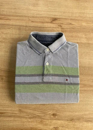 Polo gris et vert Tommy Hilfiger taille M, merk: Tommy Hilfiger, staat: Goed, maat: M, € 6,00, € 7,00 inclusief Kopersbescherming