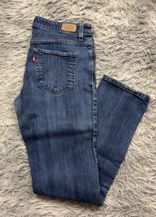 Jean skinny taille mi-haute bleu marine women femme Levi’s W30 L29 JLM022, marke: Levi's, zustand: Sehr gut, größe: L / 40 / 12, 21,00 €, 22,75 € beinhaltet Vinted-Käuferschutz Pro