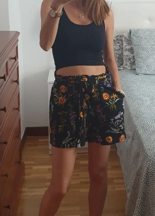 💗 Preciosos shorts flores T.S💗, marque: Stradivarius, état: Très bon état, taille: S / 36 / 8, 12,00 €, 13,30 € Protection acheteurs incluse