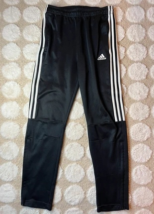 Jogging Adidas, marke: adidas, zustand: Gut, größe: 12 Jahre / 152, 6,00 €, 7,00 € inklusive Vinted-Käuferschutz