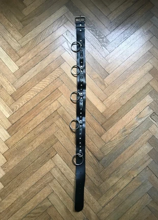 Studded belt, marca: y2k, estado: Muy bueno, tamaño: Ajustable, 35,00 €, 37,45 € Protección al comprador incluida