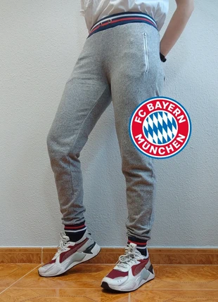 Track Pants Bayer München, marca: FC Bayern München, estado: Muito bom, tamanho: M, €10.00, €11.20 inclui Proteção do Comprador
