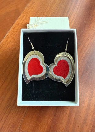 Orecchini pendenti a cuore color oro-gold, marca: J.LO, estado: Muy bueno, 12,00 €, 13,30 € Protección al comprador incluida