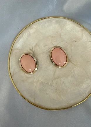 Clips grandes ovales abricot, staat: Heel goed, € 25,00, € 26,95 inclusief Kopersbescherming Pro