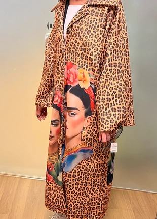 Cappotto Frida Kahlo Tg. Unica Made in Italy, condizioni: Nuovo con cartellino, taglia: Taglia unica, €40.00, €42.70 include la Protezione acquisti