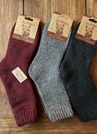 35-38, Dikke alpaca wollen sokken wijnrood antraciet en grijs, staat: Nieuw zonder prijskaartje, maat: S | 35–38, € 15,00, € 16,45 inclusief Kopersbescherming Pro