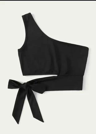Top nero monospalla con fiocco sul lato, brand: Shein, condizioni: Nuovo senza cartellino, taglia: S / IT 40 / EU 36, €2.00, €2.80 include la Protezione acquisti