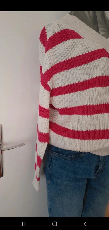 Pull col v à rayures - photo numéro 3