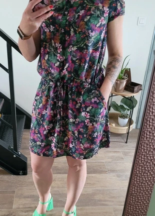 Robe tropicale 40, marke: C'est beau la vie, zustand: Sehr gut, größe: L / 40 / 12, 5,00 €, 5,95 € inklusive Vinted-Käuferschutz