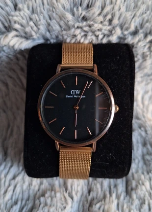Montre Daniel Wellington à quartz bracelet réglable dorée, brand: Daniel Wellington, condition: Good, size: 30–38 mm, €25.00, €26.95 includes Buyer Protection
