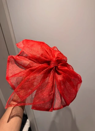Jasper Conran Red Mesh Bow Fascinator – Worn Once, brand: Jasper Conran, condition: Very good, size: One size, £12.00, £13.30 includes Buyer Protection