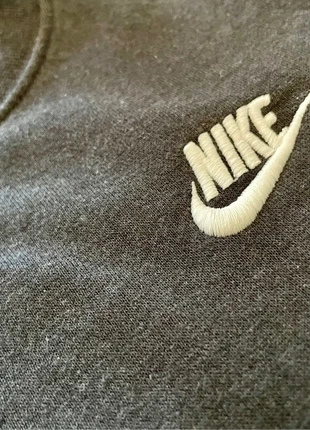 Pull Nike noir taille M, marque: Nike, état: Très bon état, taille: M, 17,00 €, 18,55 € Protection acheteurs incluse