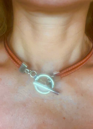 Collier cuir et boucle argenté, marque: Gloria, état: Très bon état, 39,00 €, 41,65 € Protection acheteurs incluse